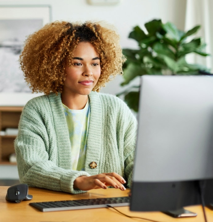 Ragazza sul monitor